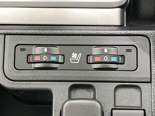 TOYOTA LANDCRUISER PRADO 2023 Image 31