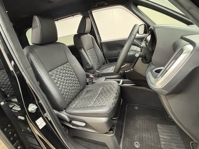 TOYOTA VOXY HYBRID 2023 Image 31