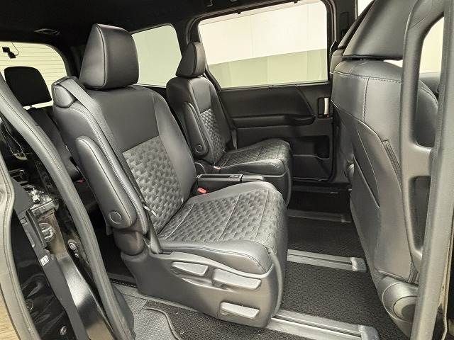 TOYOTA VOXY HYBRID 2023 Image 31