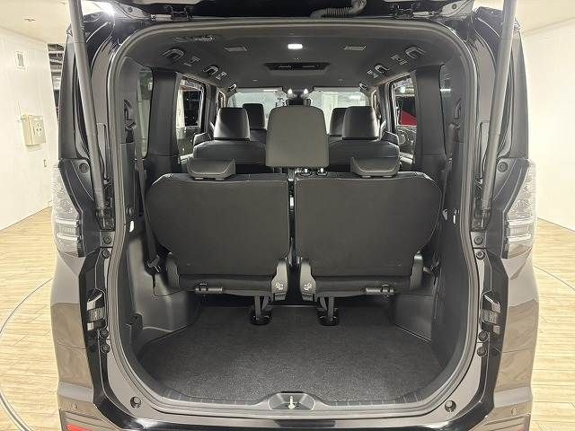 TOYOTA VOXY HYBRID 2023 Image 31