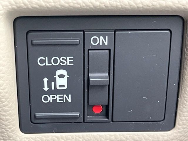 HONDA N BOX 2018 Image 31