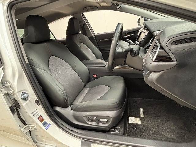 TOYOTA CAMRY HYBRID 2017 Image 31