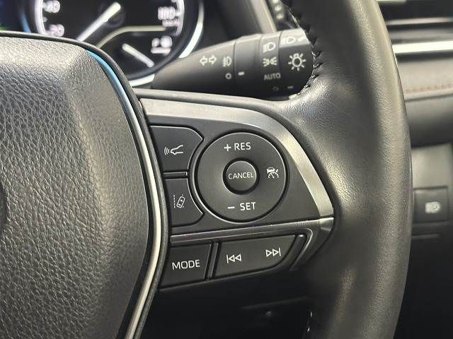 TOYOTA CAMRY HYBRID 2017 Image 31