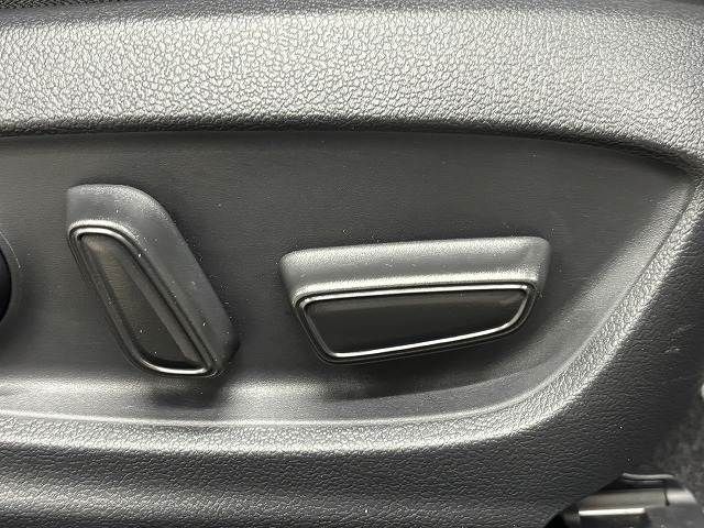 TOYOTA CAMRY HYBRID 2017 Image 31