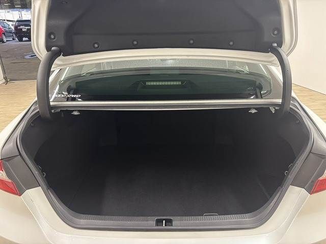 TOYOTA CAMRY HYBRID 2017 Image 31