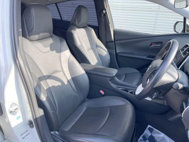 TOYOTA PRIUS 2017 Image 31