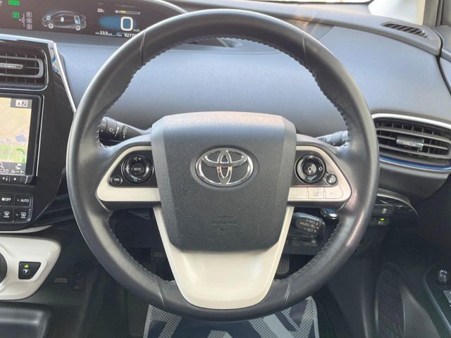 TOYOTA PRIUS 2017 Image 31