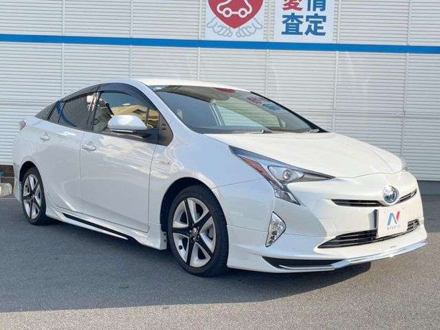 TOYOTA PRIUS 2017 Image 31