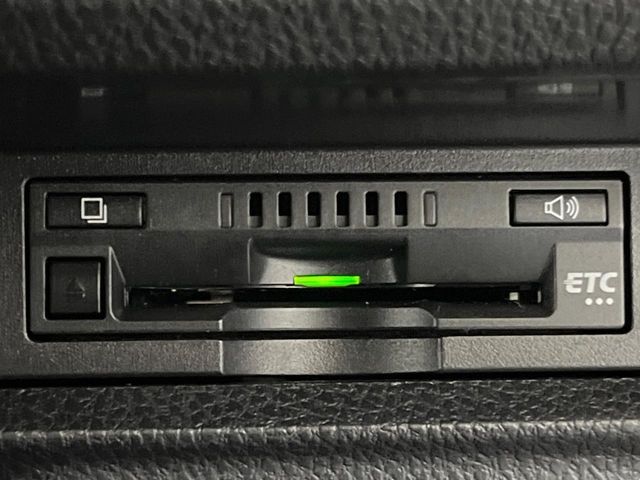 TOYOTA VOXY 2018 Image 31