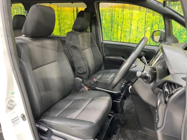 TOYOTA VOXY 2018 Image 31