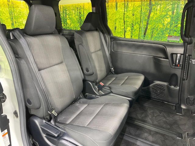 TOYOTA VOXY 2018 Image 31