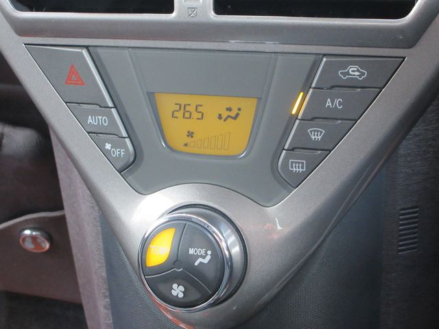 TOYOTA IQ 2008 Image 31
