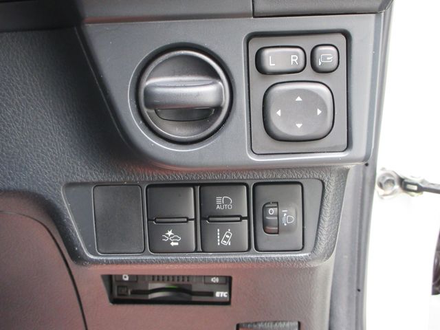 TOYOTA COROLLA FIELDER HYBR 2015 Image 31