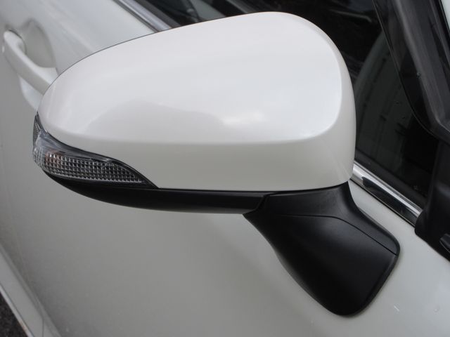 TOYOTA COROLLA FIELDER HYBR 2015 Image 31