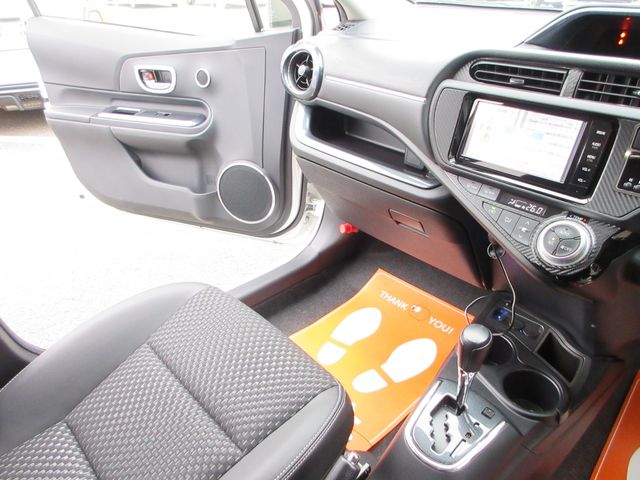 TOYOTA AQUA 2015 Image 31