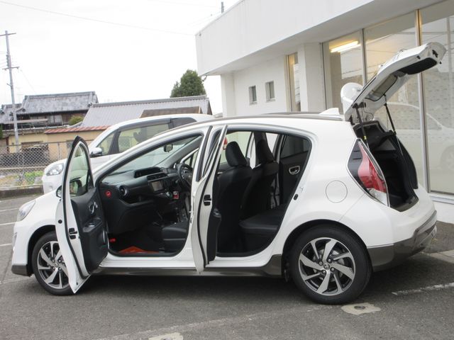 TOYOTA AQUA 2015 Image 31