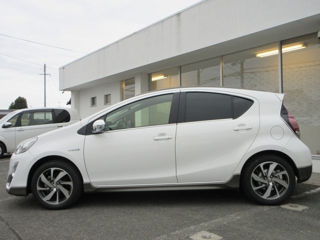TOYOTA AQUA 2015 Image 31