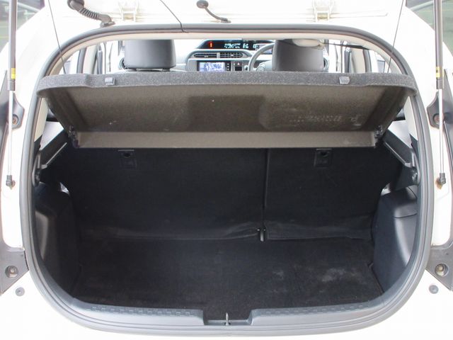 TOYOTA AQUA 2015 Image 31