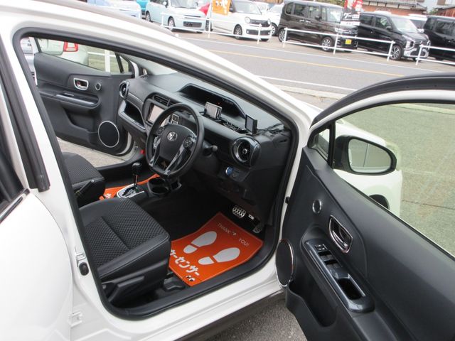 TOYOTA AQUA 2015 Image 31