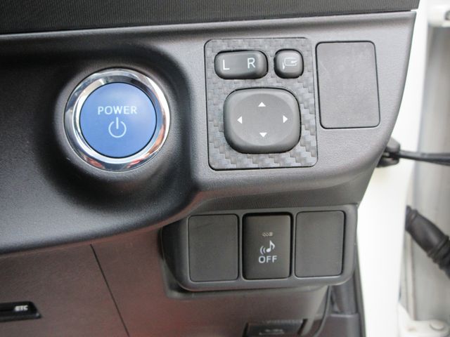 TOYOTA AQUA 2015 Image 31