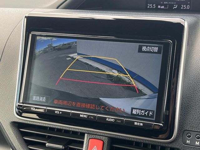 TOYOTA VOXY 2017 Image 31