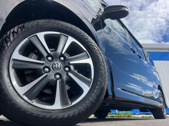 TOYOTA VOXY 2017 Image 31