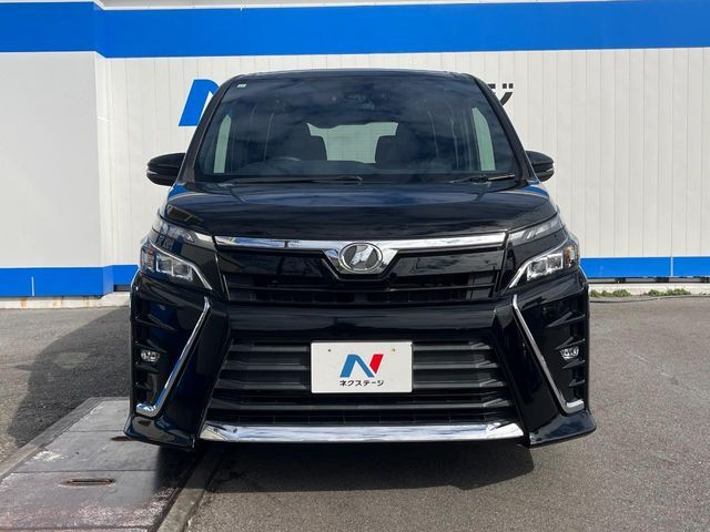 TOYOTA VOXY 2017 Image 31