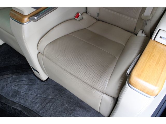 TOYOTA ALPHARD 2019 Image 31