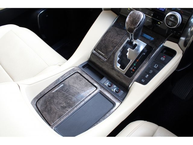 TOYOTA ALPHARD 2019 Image 31