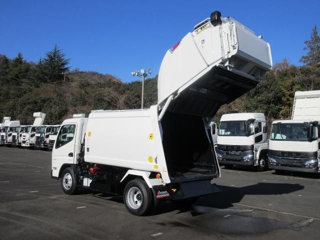 MITSUBISHI CANTER 2025 Image 31