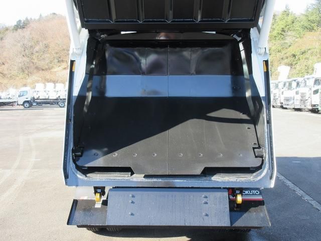 MITSUBISHI CANTER 2025 Image 31