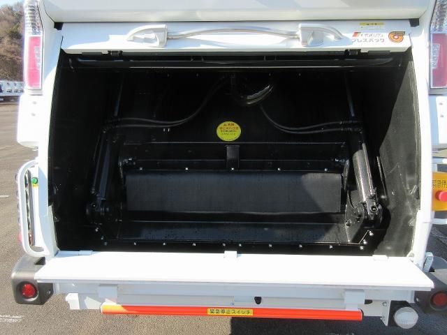 MITSUBISHI CANTER 2025 Image 31