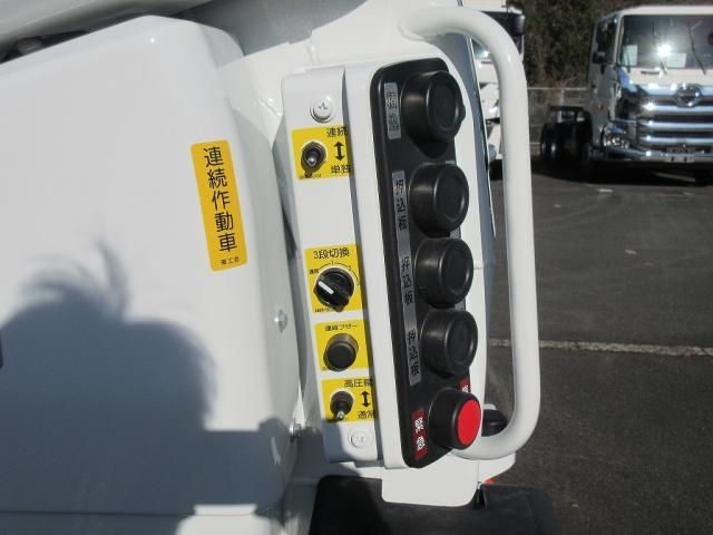 MITSUBISHI CANTER 2025 Image 31