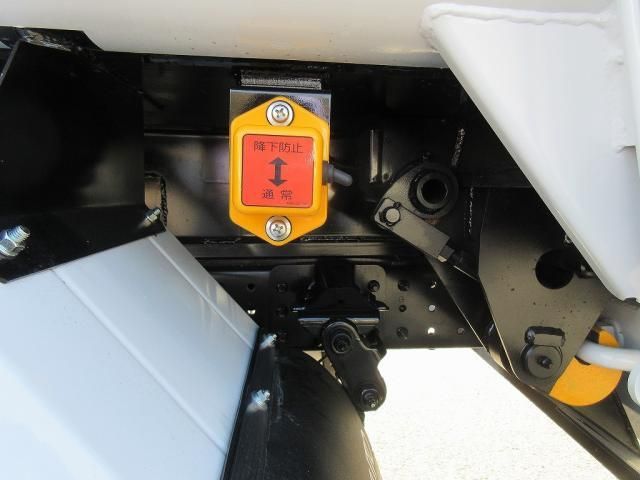 MITSUBISHI CANTER 2025 Image 31