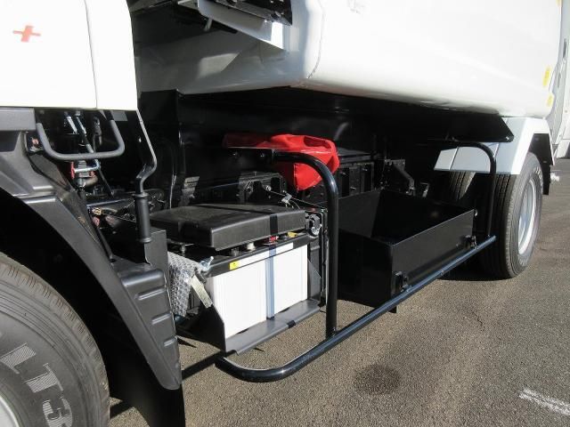 MITSUBISHI CANTER 2025 Image 31