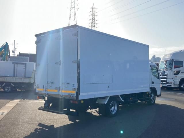 MITSUBISHI CANTER 2017 Image 31