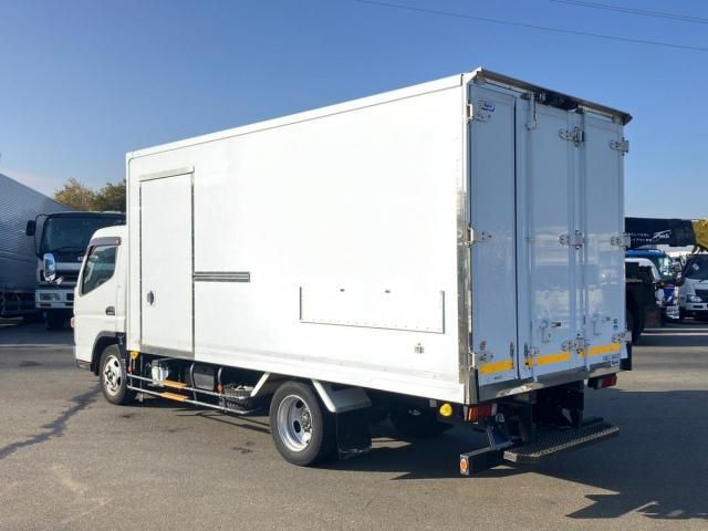 MITSUBISHI CANTER 2017 Image 31
