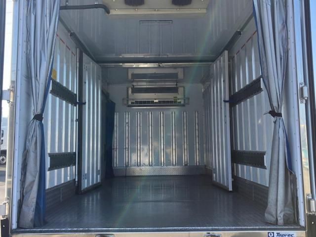 MITSUBISHI CANTER 2017 Image 31