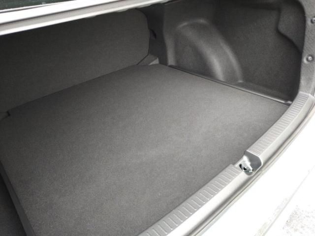 TOYOTA COROLLA SEDAN 2019 Image 31