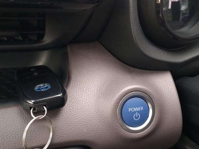 TOYOTA YARIS HYBRID 2020 Image 31