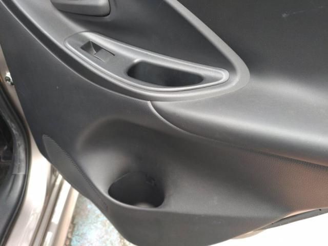 TOYOTA YARIS HYBRID 2020 Image 31