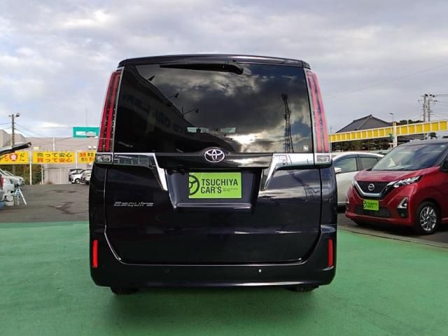 TOYOTA ESQUIRE 2019 Image 31