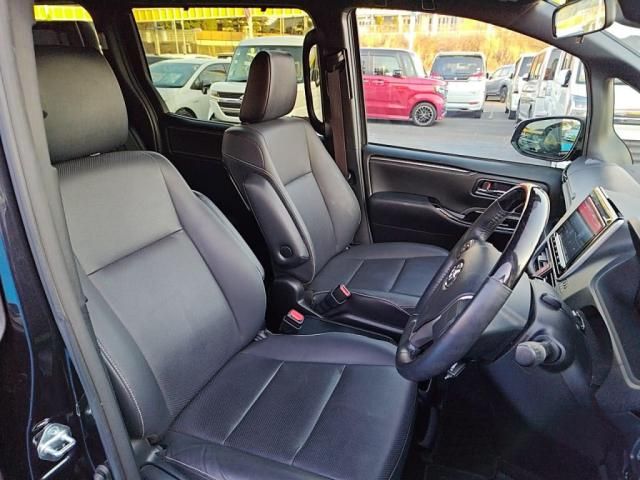 TOYOTA ESQUIRE 2019 Image 31