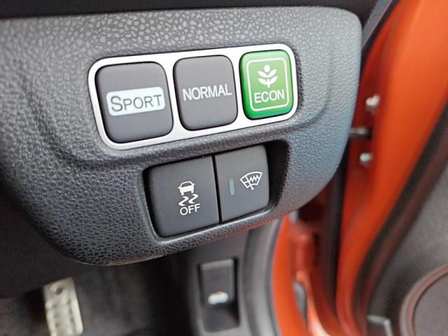 HONDA FIT HYBRID 2013 Image 31