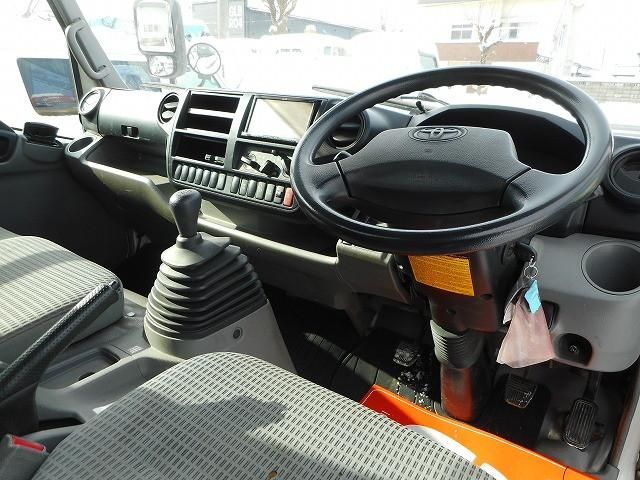 TOYOTA DYNA 2014 Image 31