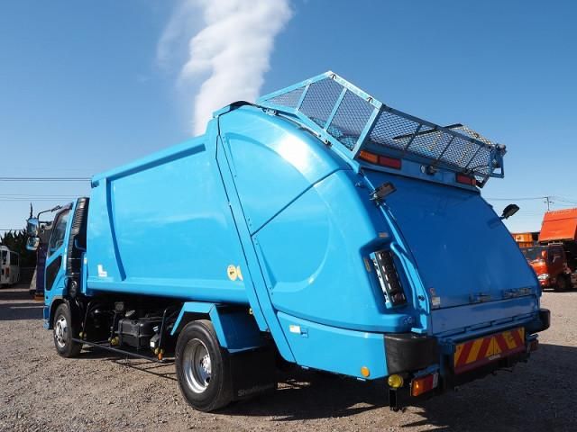 MITSUBISHI FUSOU FIGHTER 2013 Image 31