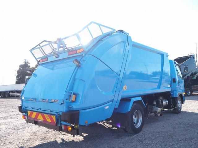 MITSUBISHI FUSOU FIGHTER 2013 Image 31