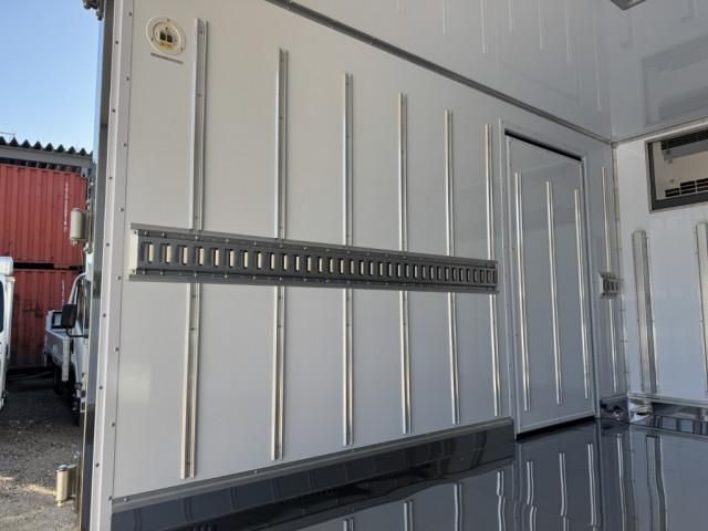 MITSUBISHI CANTER 2025 Image 31