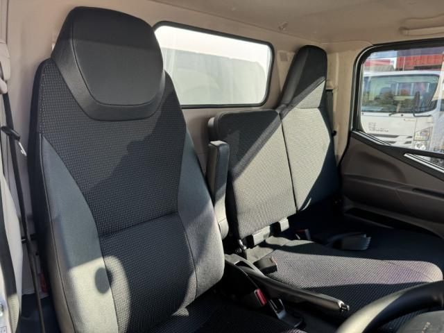 MITSUBISHI CANTER 2025 Image 31