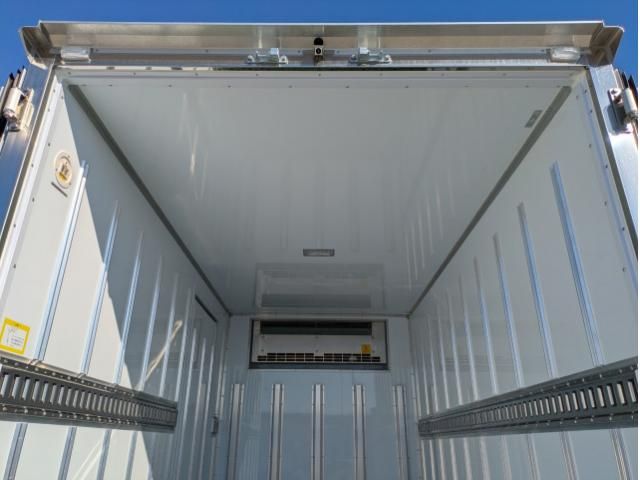 MITSUBISHI CANTER 2025 Image 31